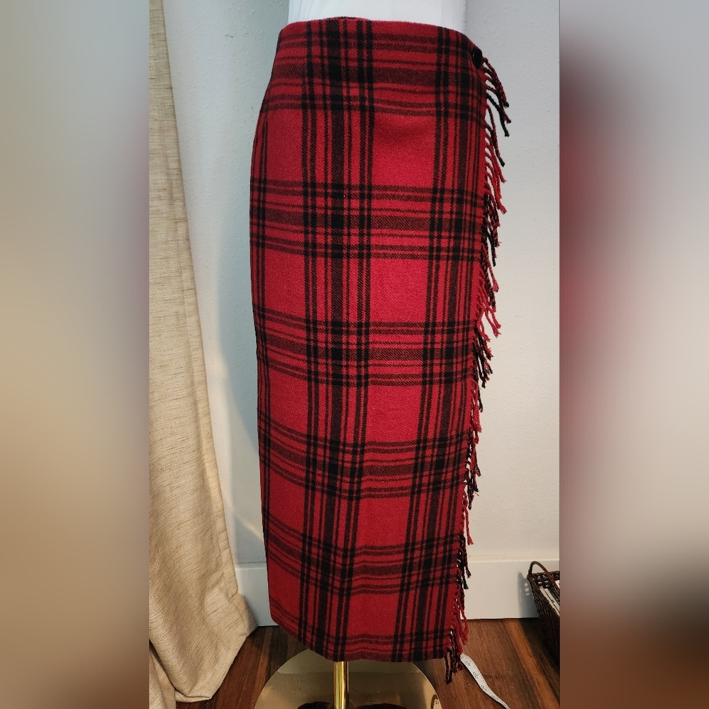 Women's wrap skirt